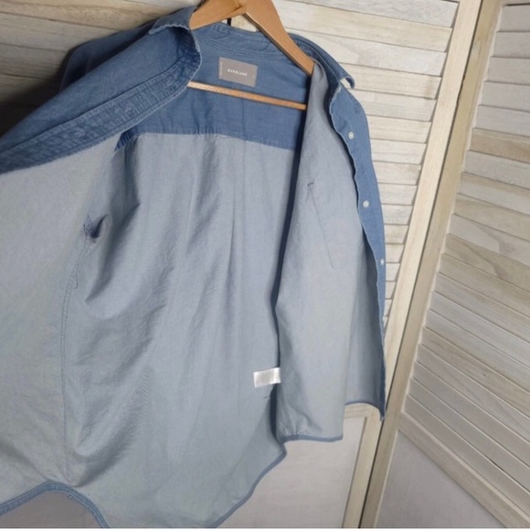 Everlane Chambray Long Sleeve Button Down Womens Shirt Size 6 Front Pocket - Picture 5 of 6